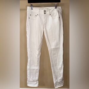 American Eagle Jeans Women's  Stretch White Jeans  Size 6 Skinny